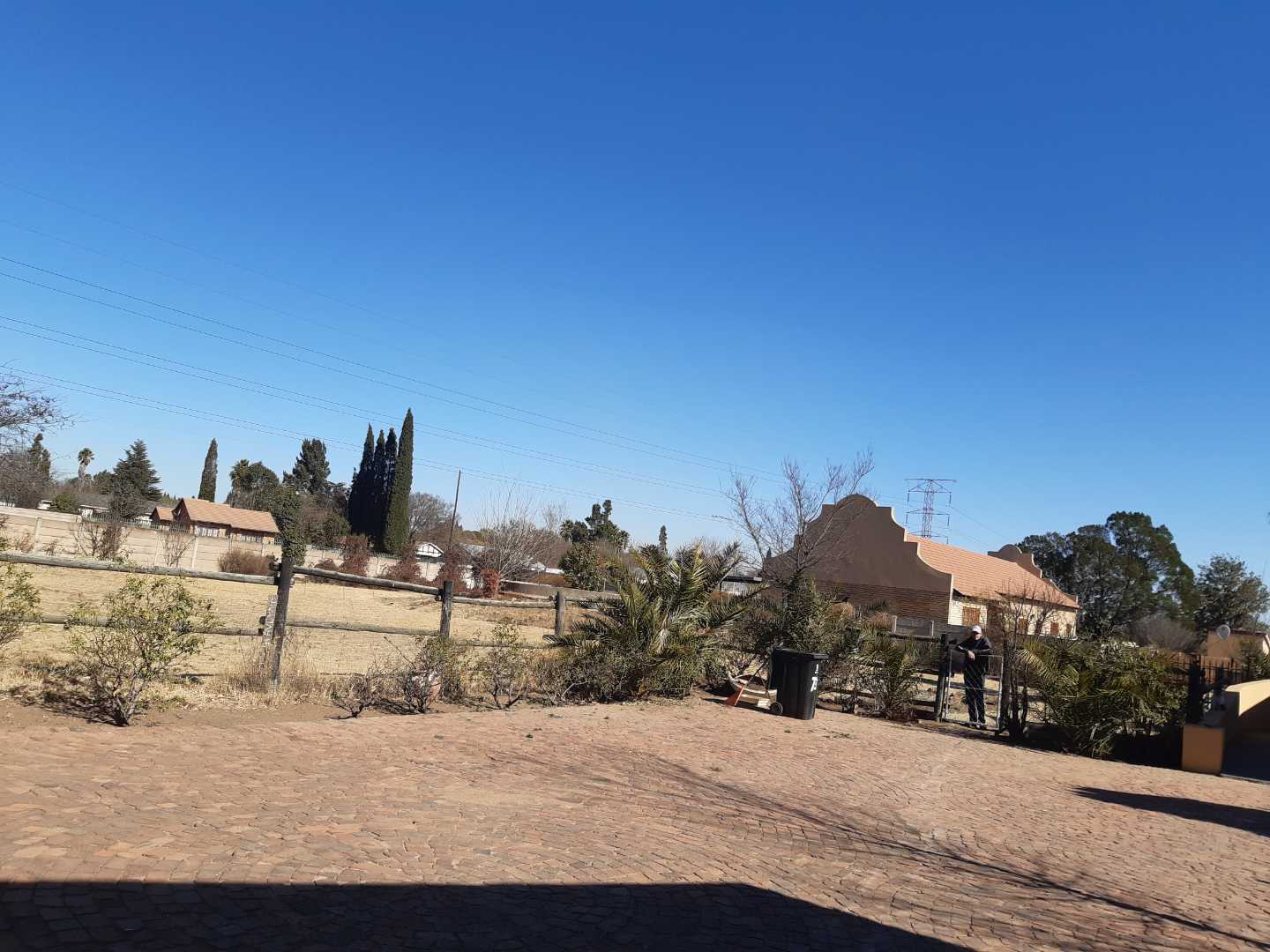 6 Bedroom Property for Sale in Crystal Park Gauteng