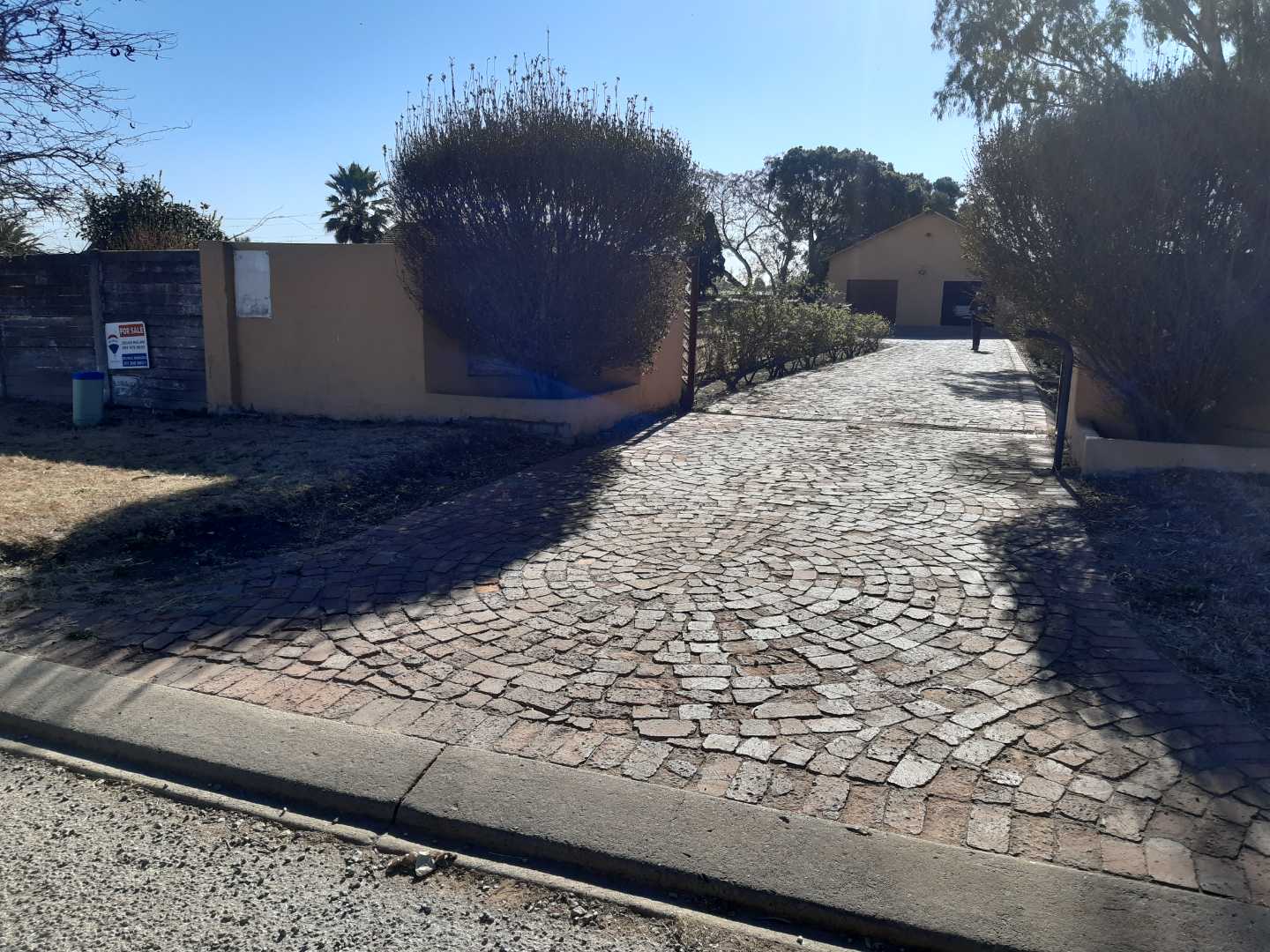 6 Bedroom Property for Sale in Crystal Park Gauteng