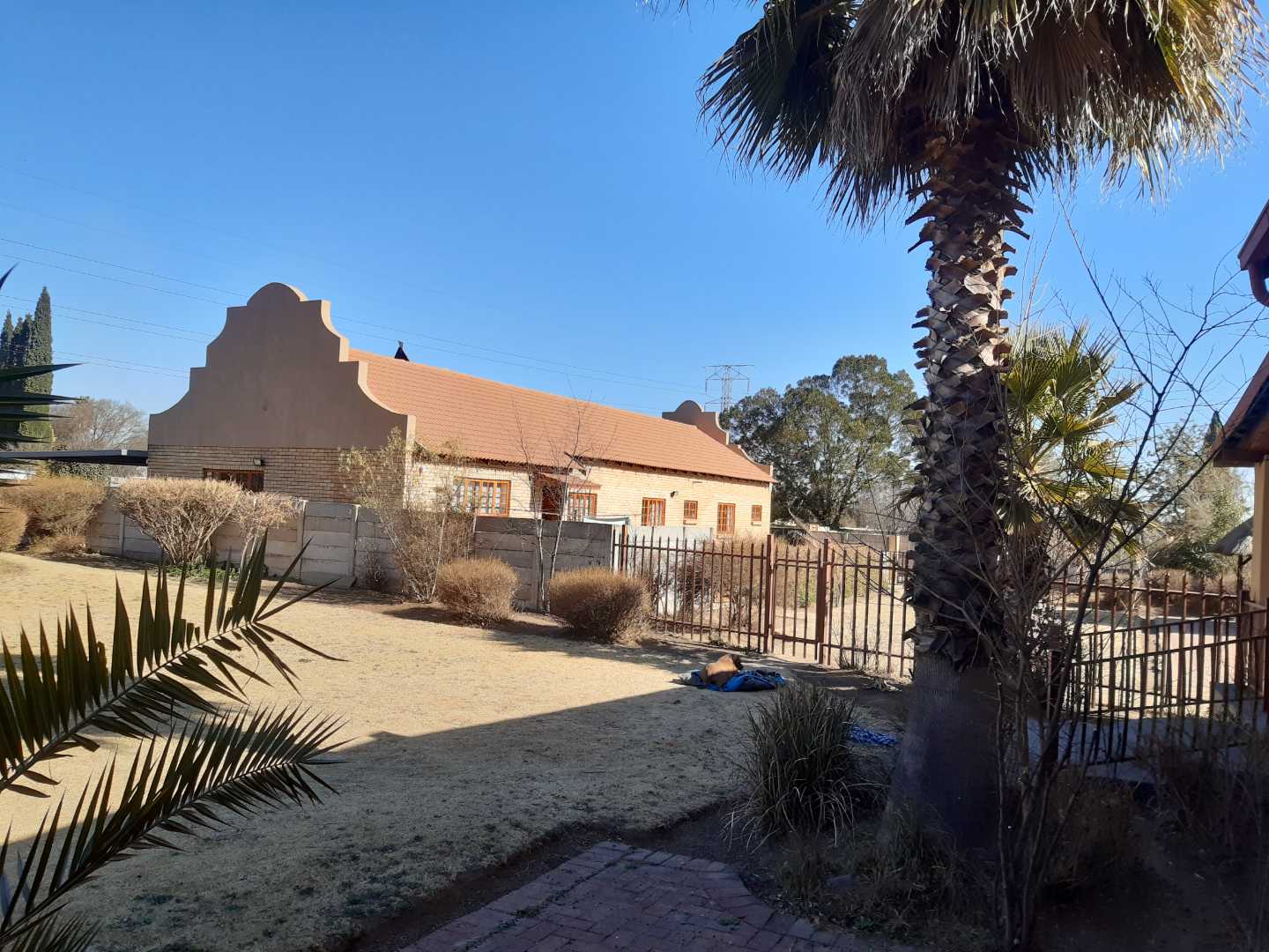 6 Bedroom Property for Sale in Crystal Park Gauteng