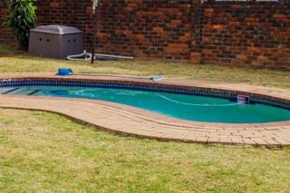 4 Bedroom Property for Sale in Birchleigh North Gauteng