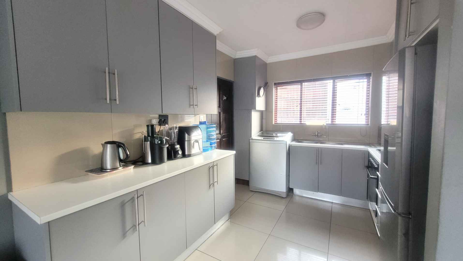 2 Bedroom Property for Sale in Mondeor Gauteng