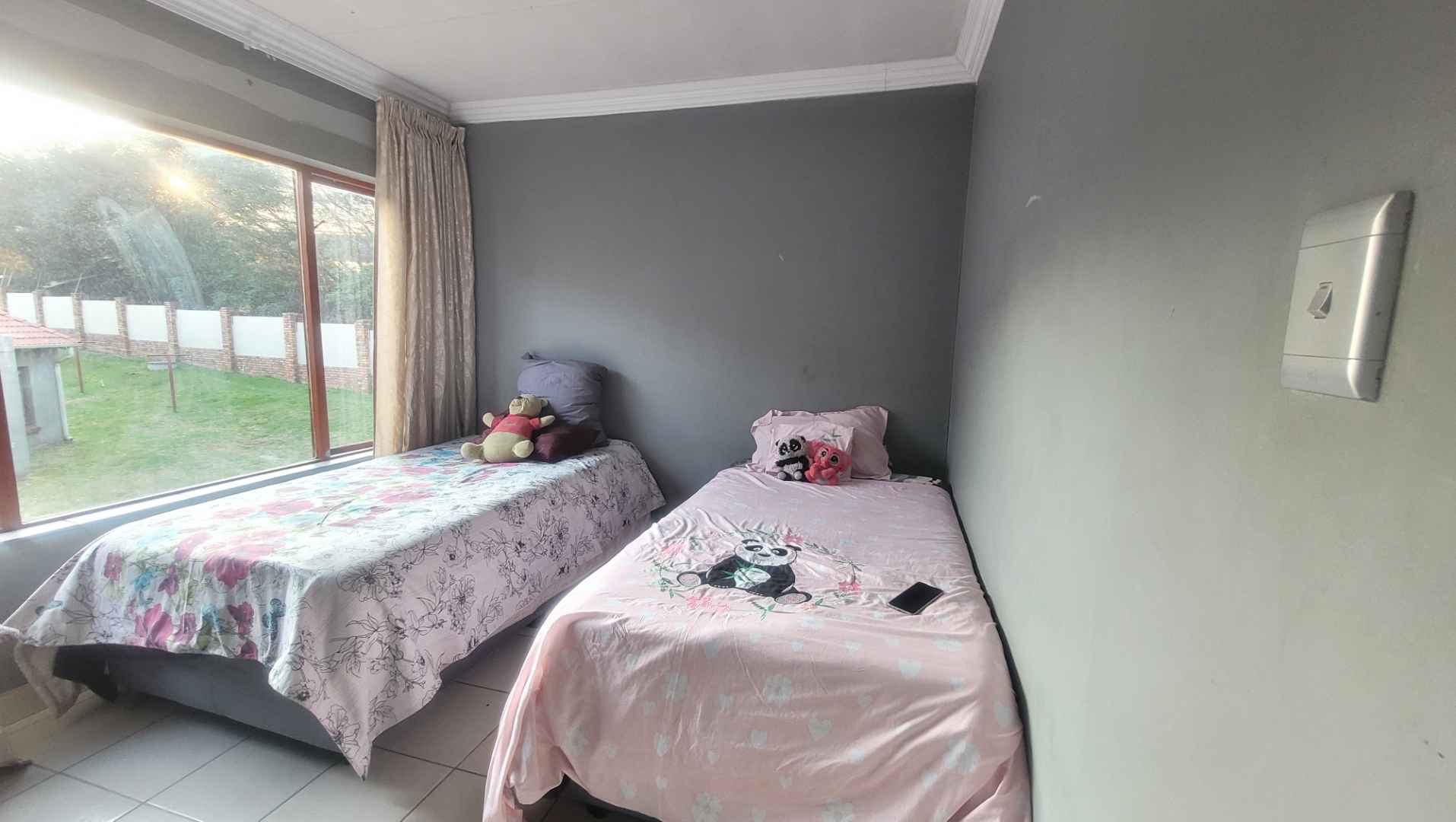 2 Bedroom Property for Sale in Mondeor Gauteng