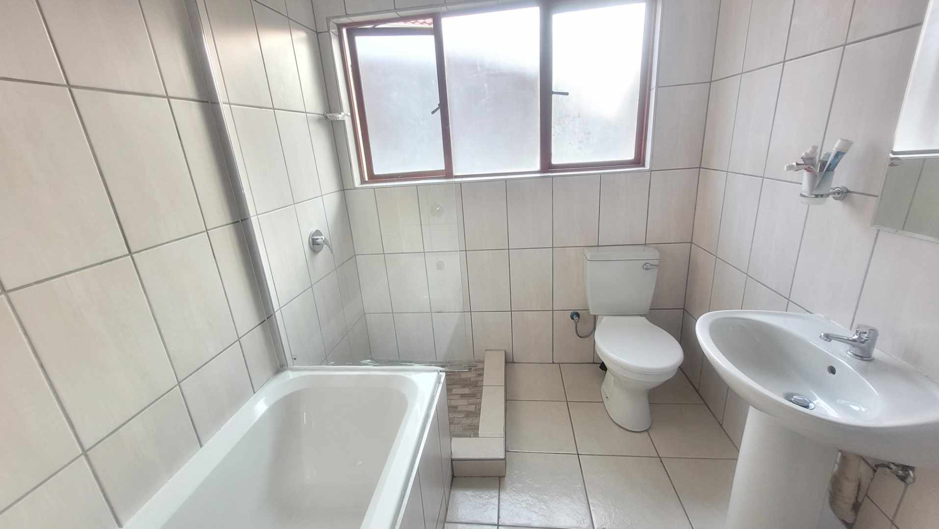 2 Bedroom Property for Sale in Mondeor Gauteng