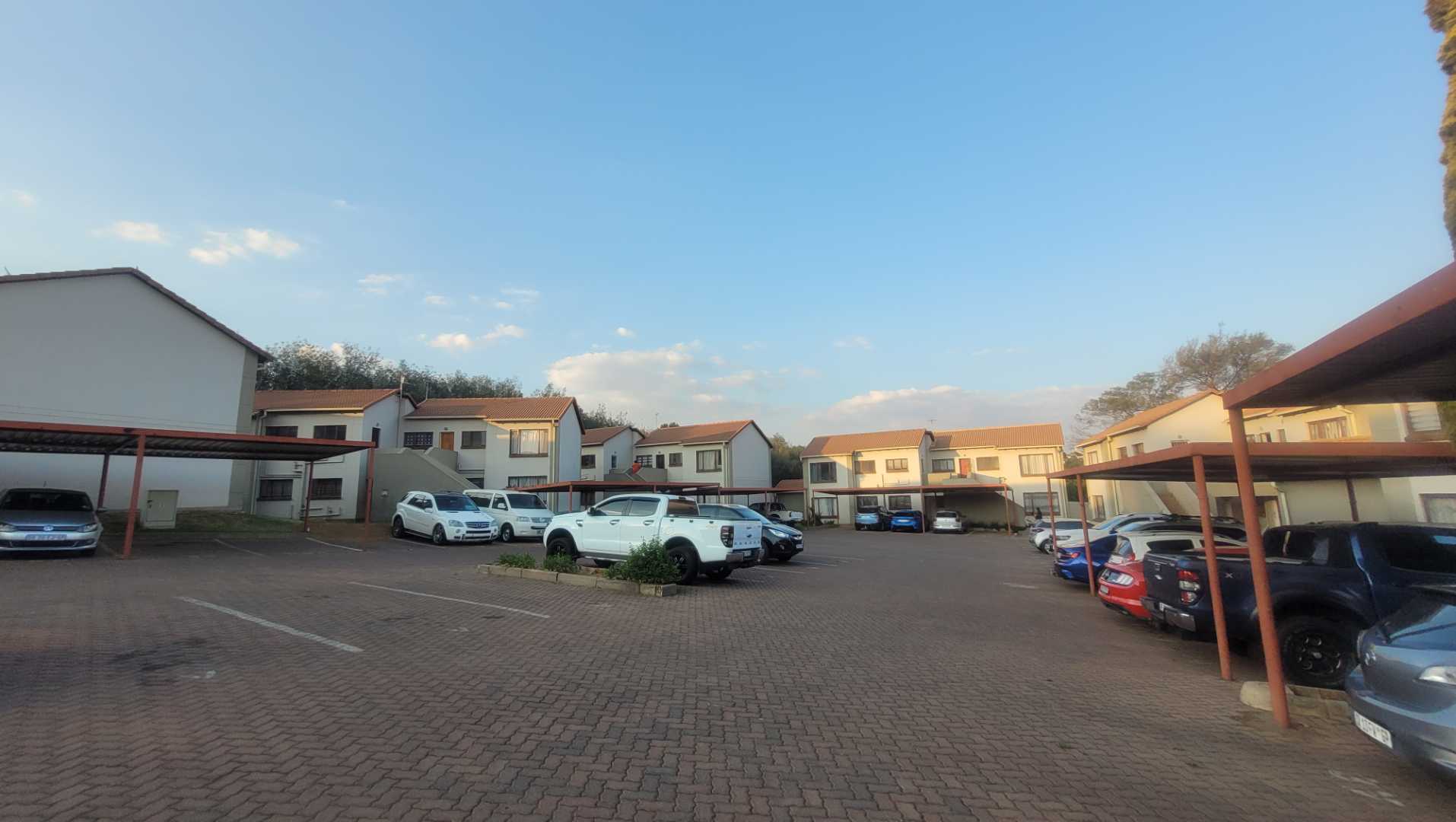 2 Bedroom Property for Sale in Mondeor Gauteng