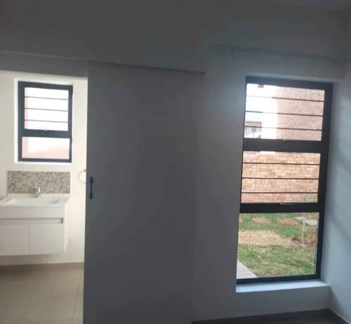 To Let 2 Bedroom Property for Rent in Theresa Park Gauteng