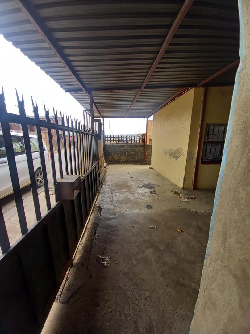 2 Bedroom Property for Sale in Tembisa Gauteng