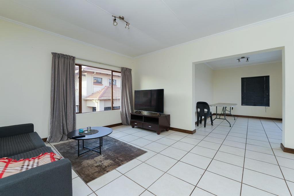 2 Bedroom Property for Sale in Sunninghill Gauteng