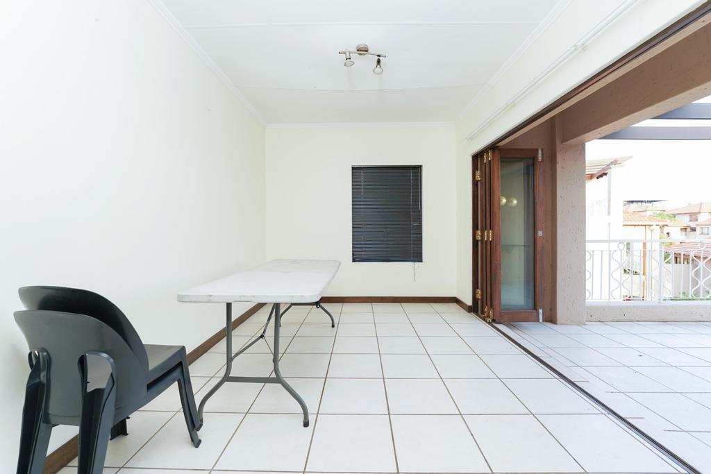 2 Bedroom Property for Sale in Sunninghill Gauteng