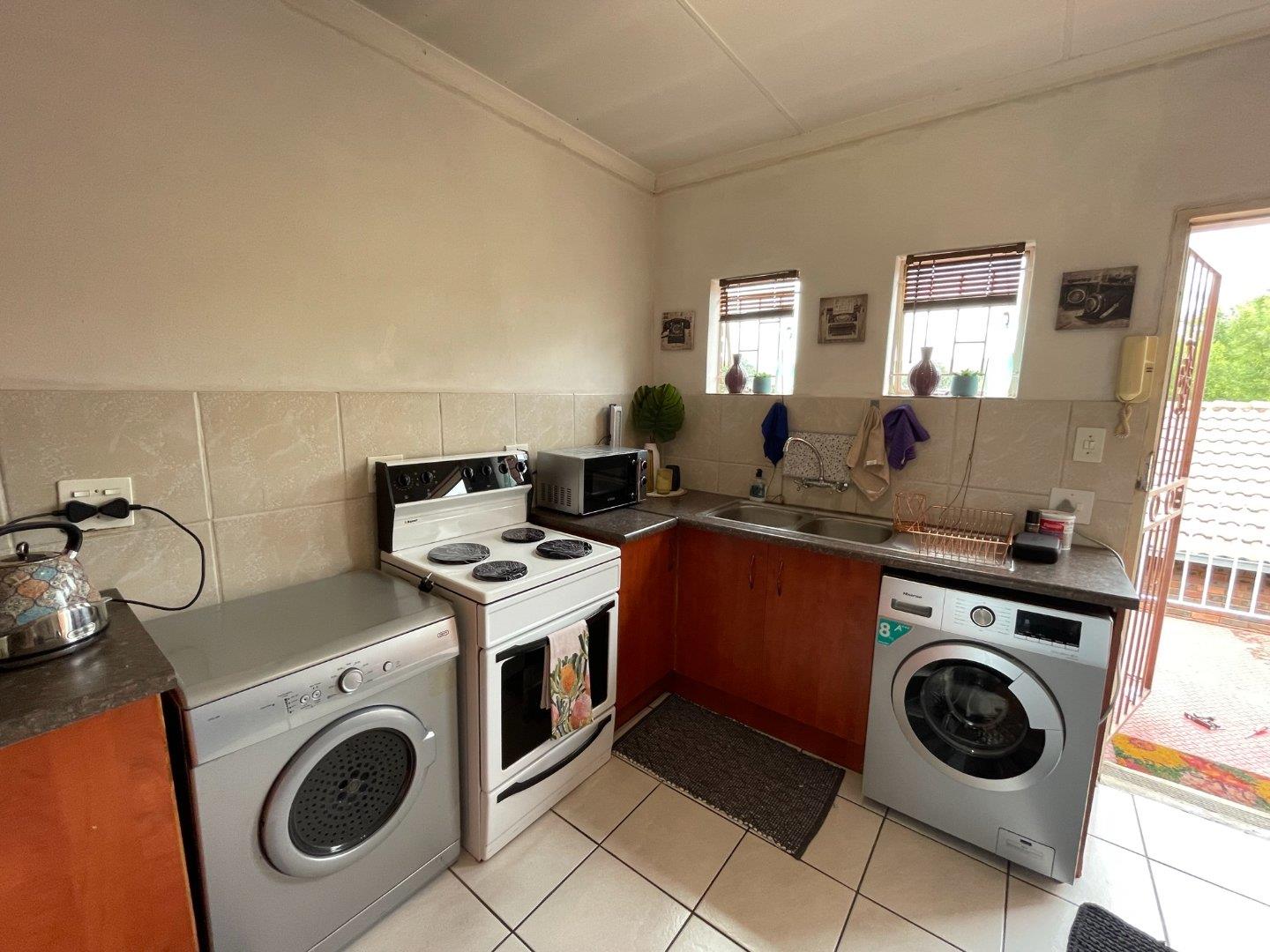 2 Bedroom Property for Sale in La Montagne Gauteng