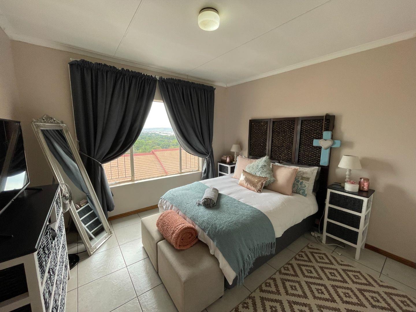 2 Bedroom Property for Sale in La Montagne Gauteng