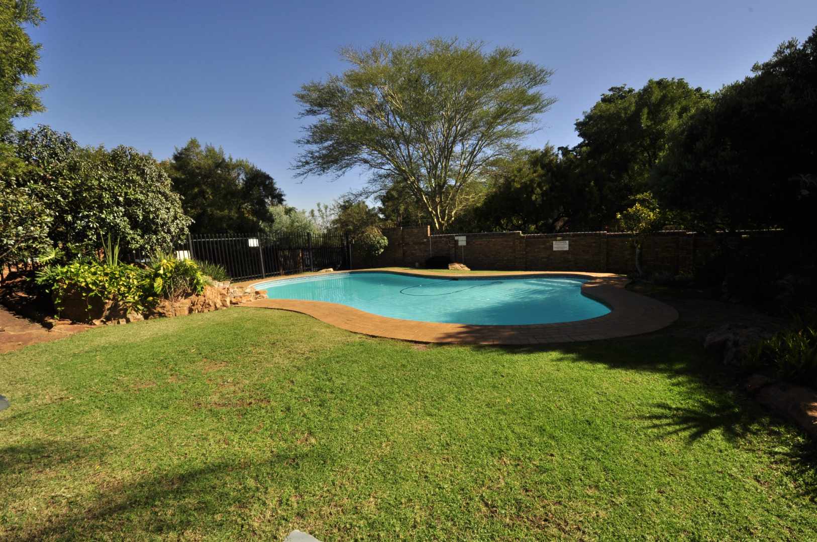 2 Bedroom Property for Sale in La Montagne Gauteng