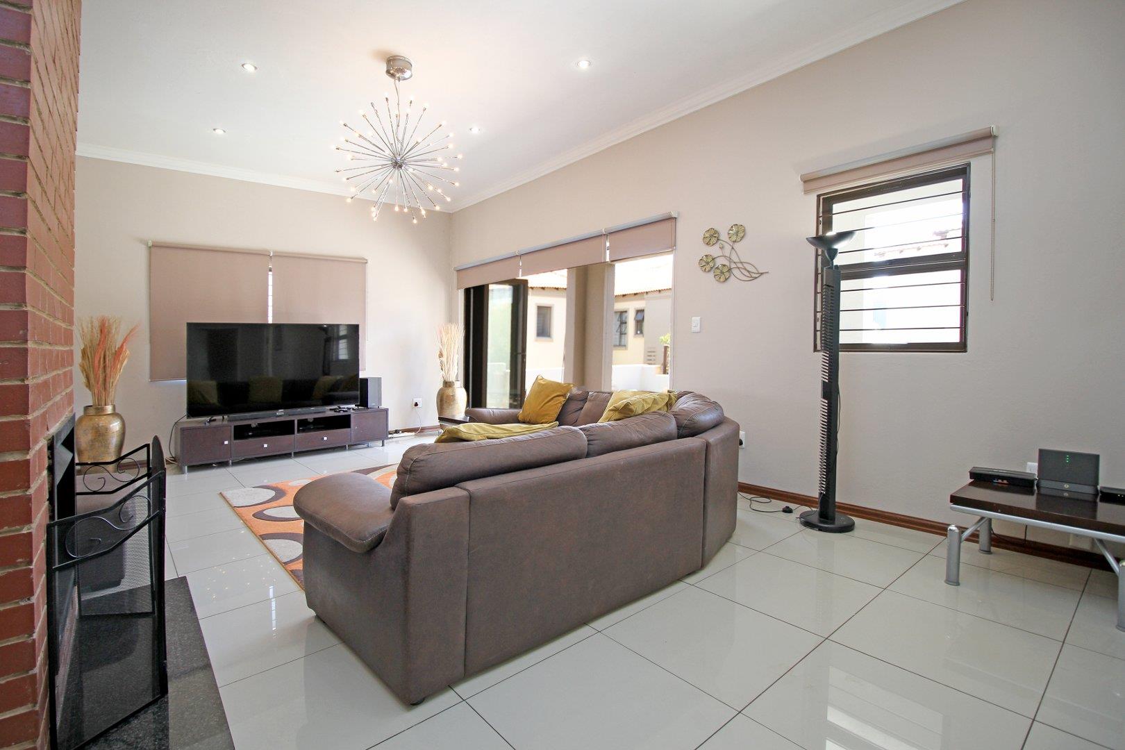 4 Bedroom Property for Sale in Willowbrook Gauteng