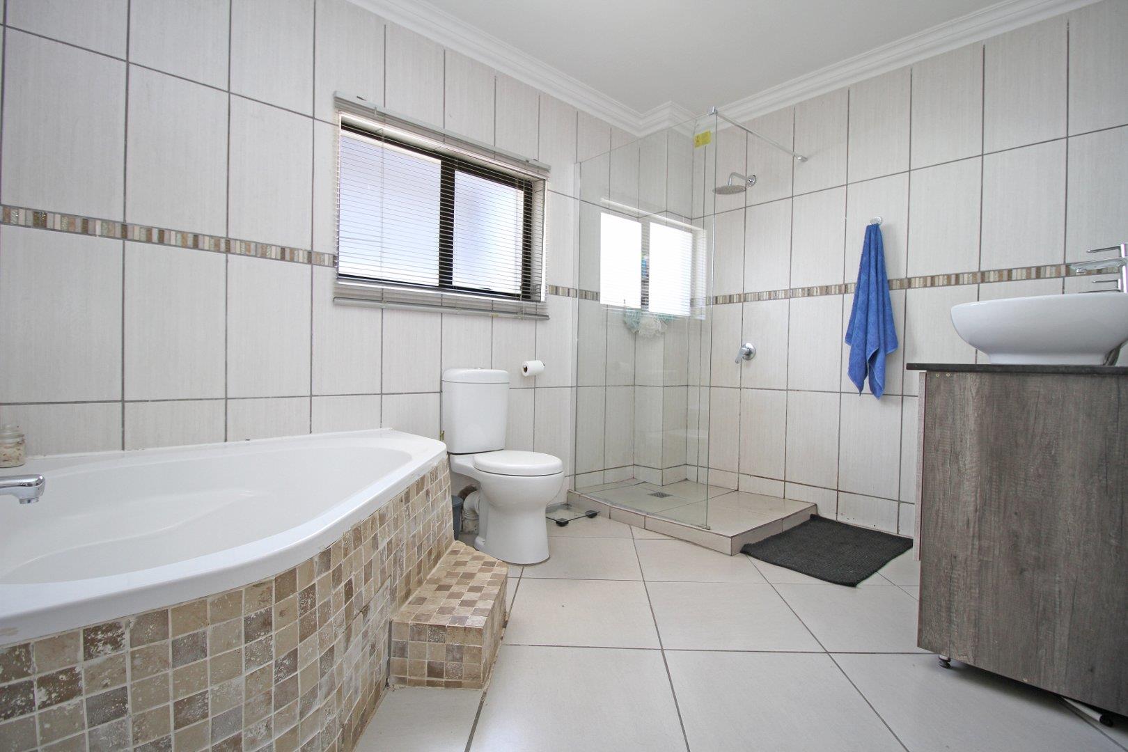 4 Bedroom Property for Sale in Willowbrook Gauteng