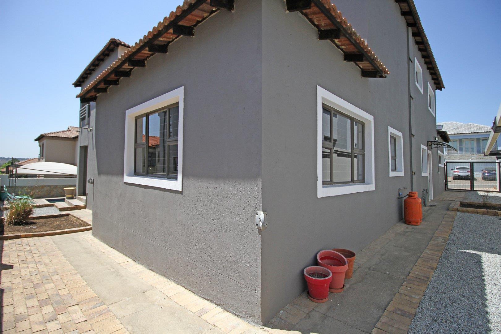 4 Bedroom Property for Sale in Willowbrook Gauteng