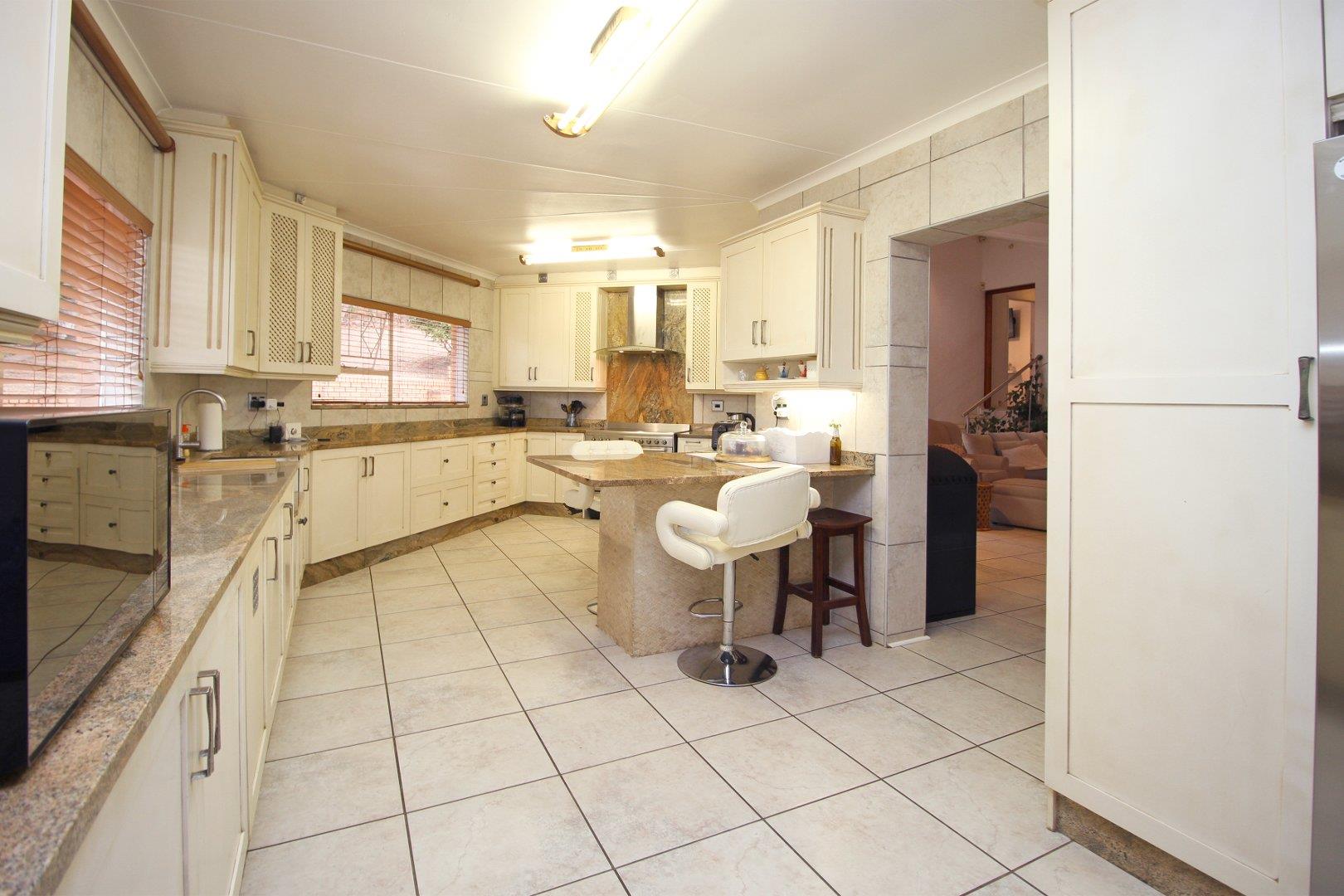 4 Bedroom Property for Sale in Wilro Park Gauteng