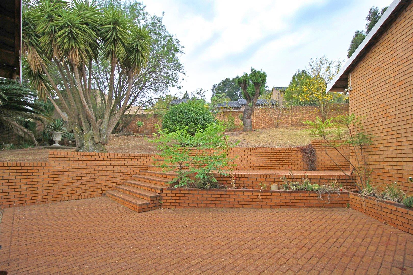 4 Bedroom Property for Sale in Wilro Park Gauteng