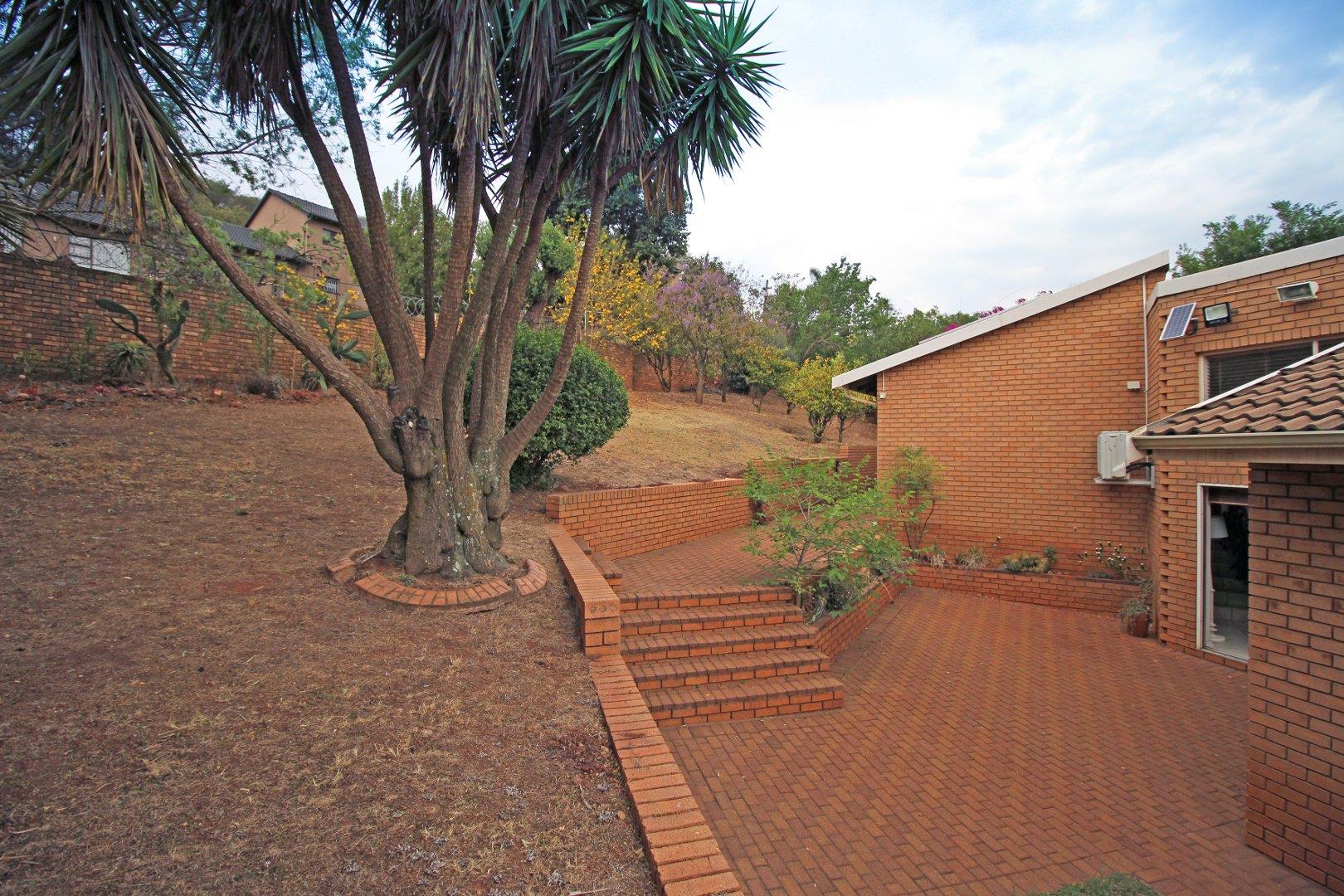 4 Bedroom Property for Sale in Wilro Park Gauteng