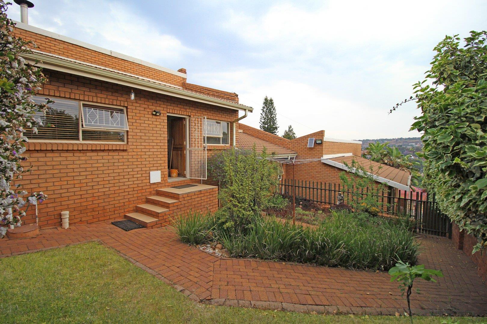 4 Bedroom Property for Sale in Wilro Park Gauteng