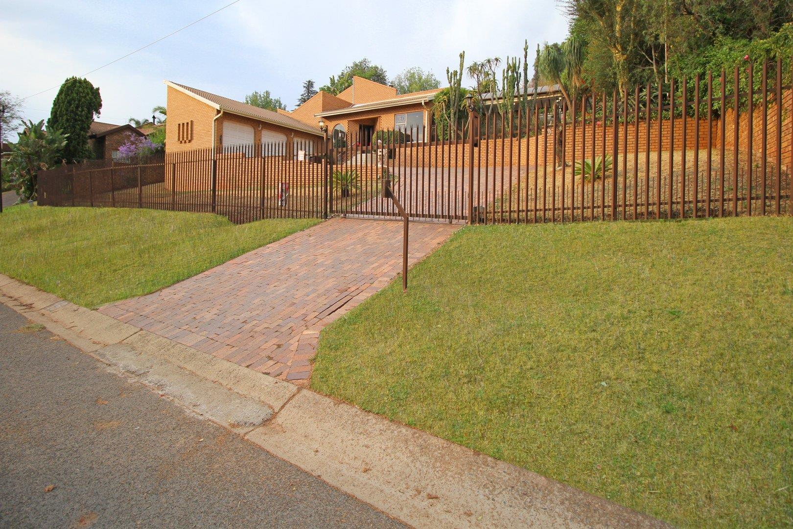 4 Bedroom Property for Sale in Wilro Park Gauteng