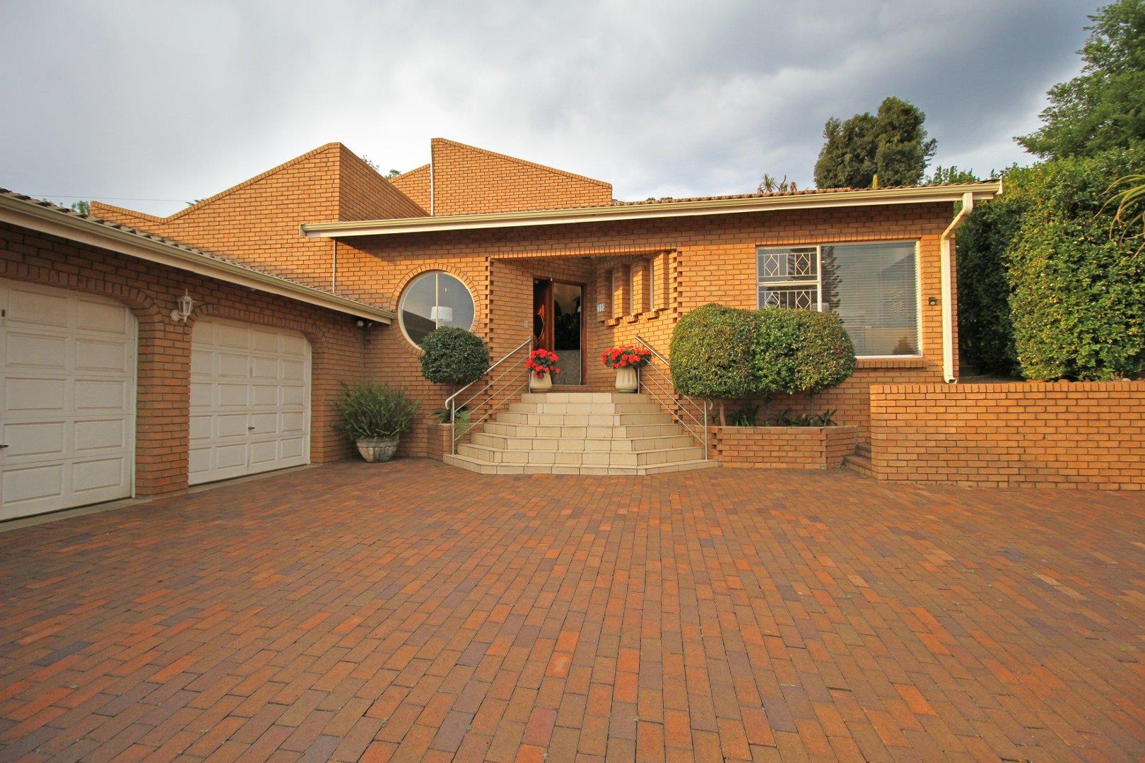 4 Bedroom Property for Sale in Wilro Park Gauteng