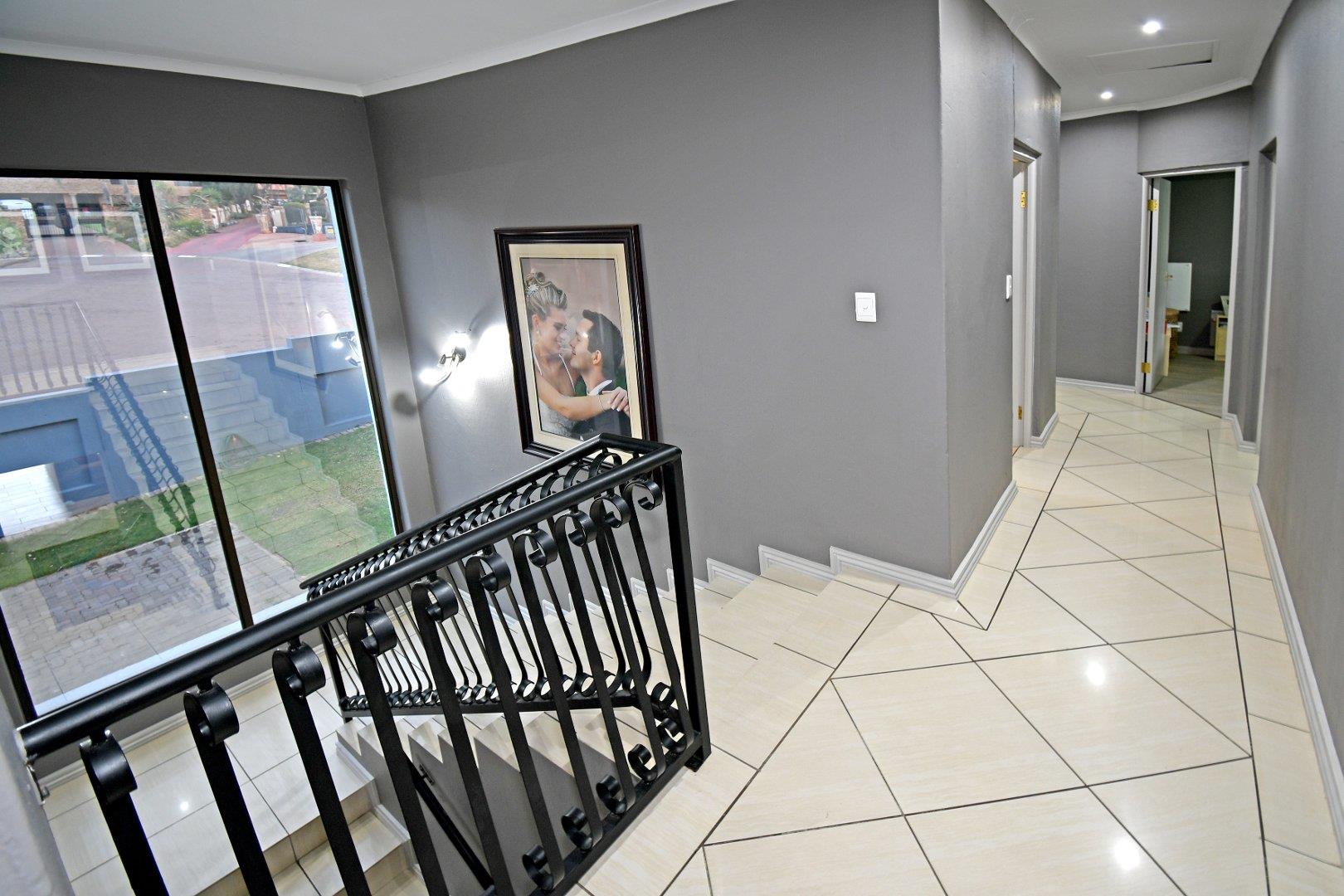 4 Bedroom Property for Sale in Pinehaven Gauteng