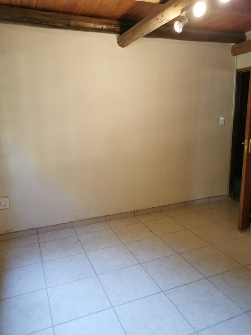 To Let 1 Bedroom Property for Rent in Vorna Valley Gauteng