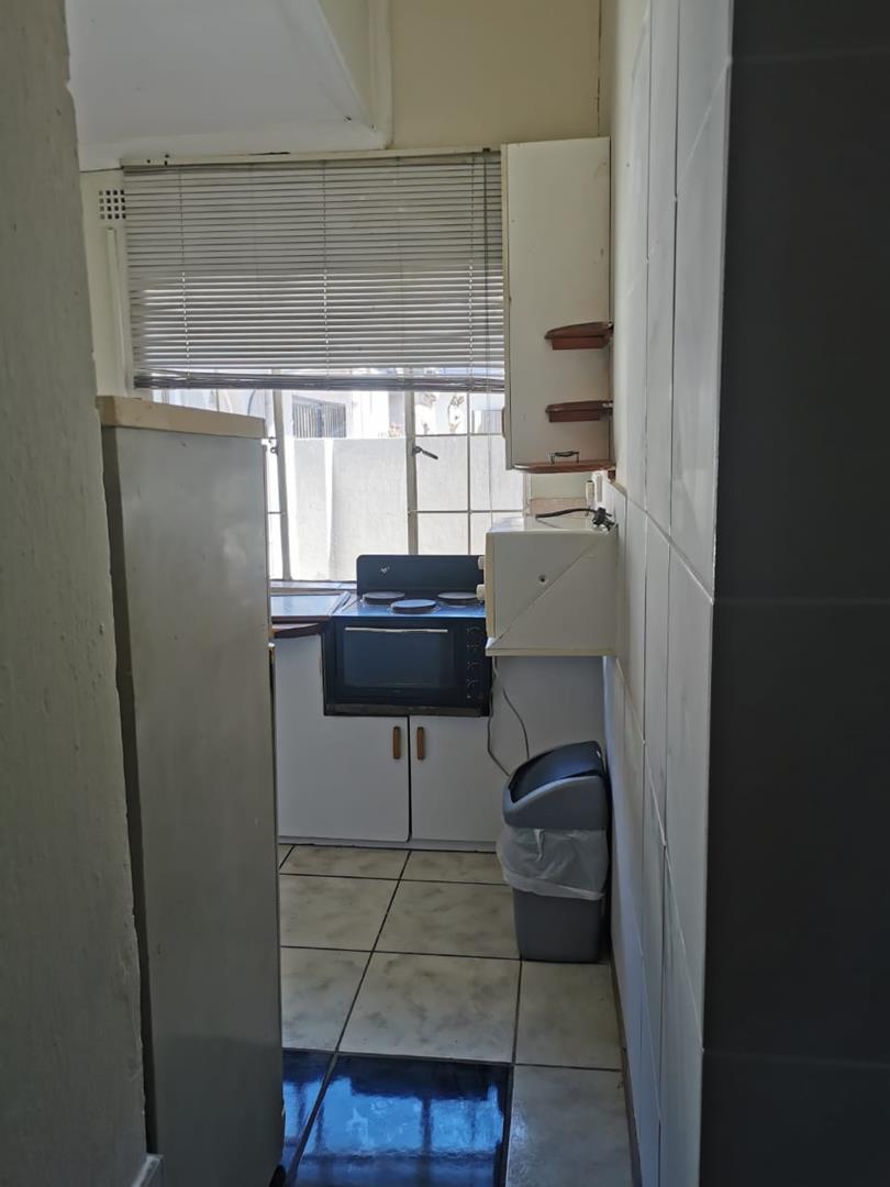 To Let 1 Bedroom Property for Rent in Vorna Valley Gauteng