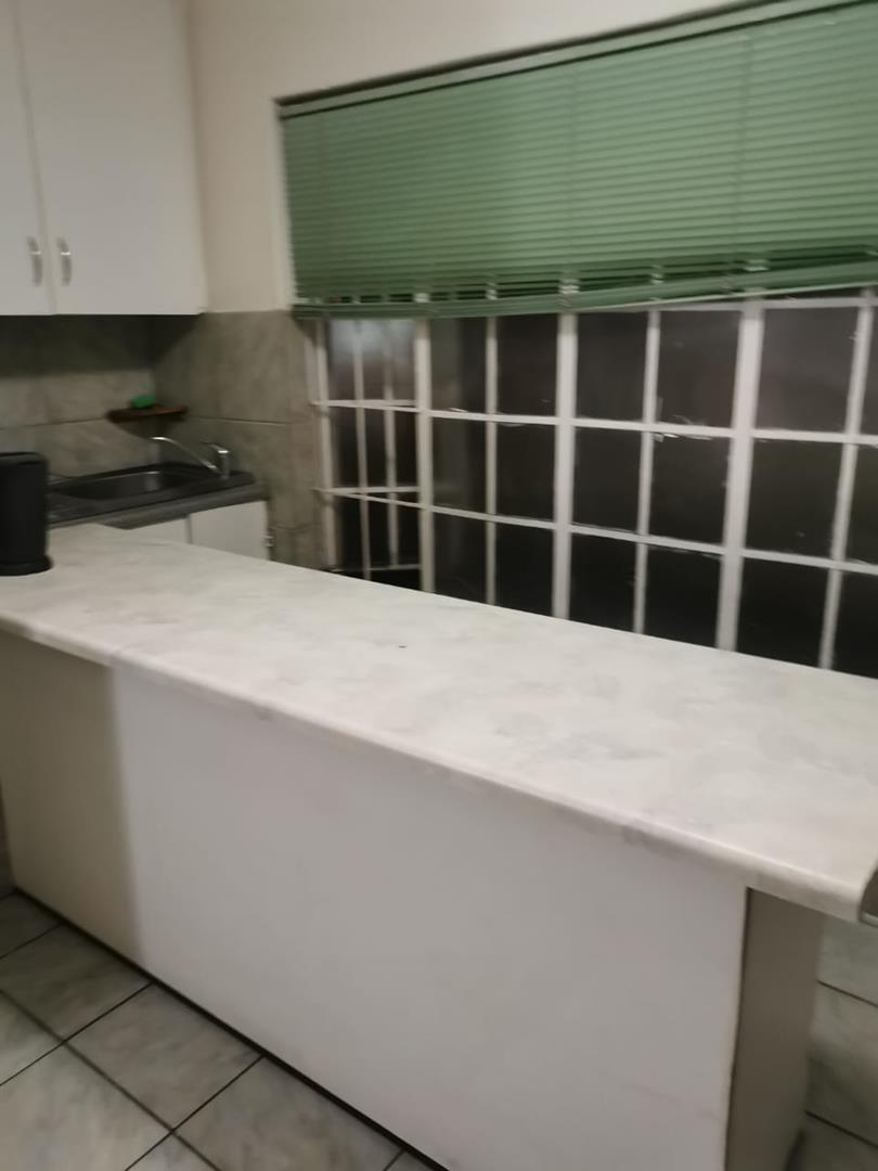 To Let 1 Bedroom Property for Rent in Vorna Valley Gauteng