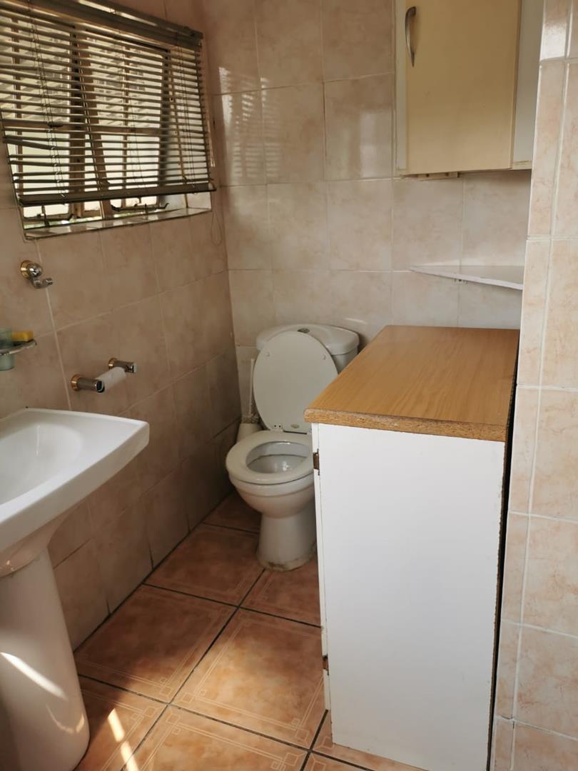 To Let 1 Bedroom Property for Rent in Vorna Valley Gauteng