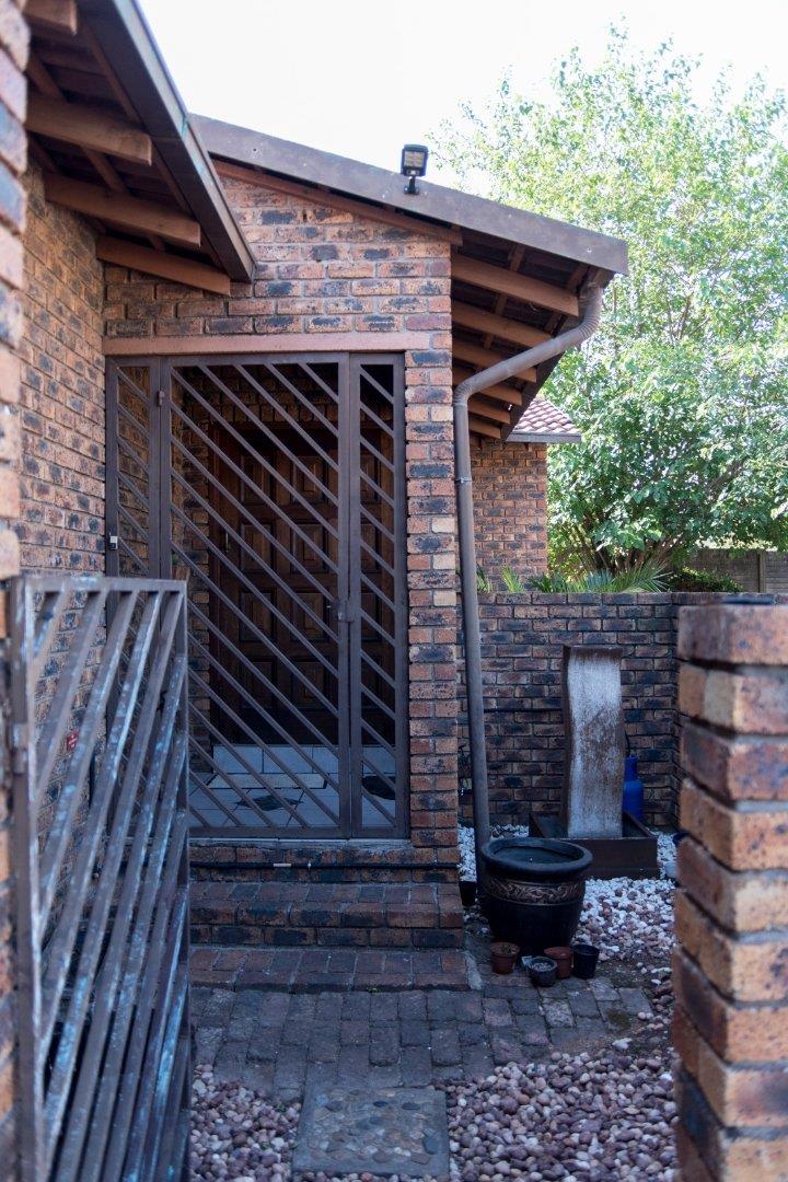 3 Bedroom Property for Sale in Van Riebeeck Park Gauteng