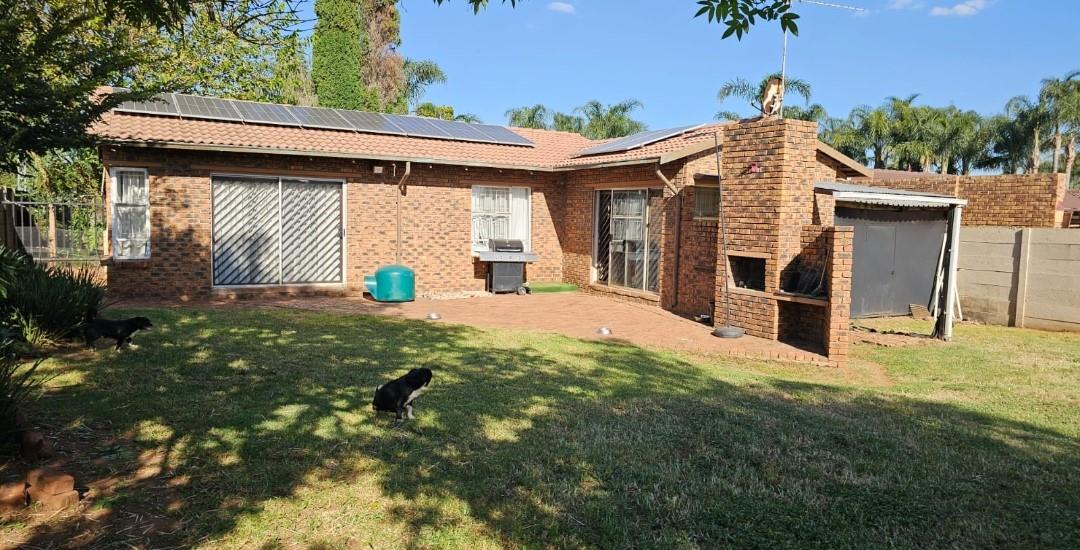 3 Bedroom Property for Sale in Van Riebeeck Park Gauteng