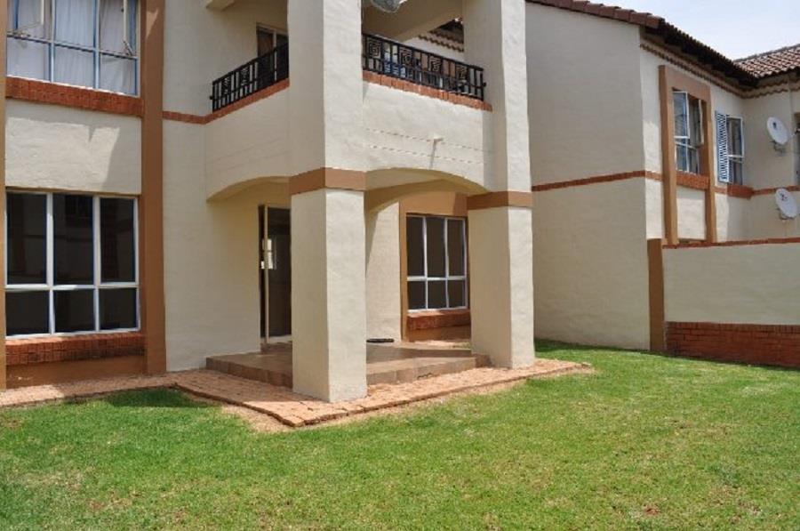 2 Bedroom Property for Sale in Faerie Glen Gauteng