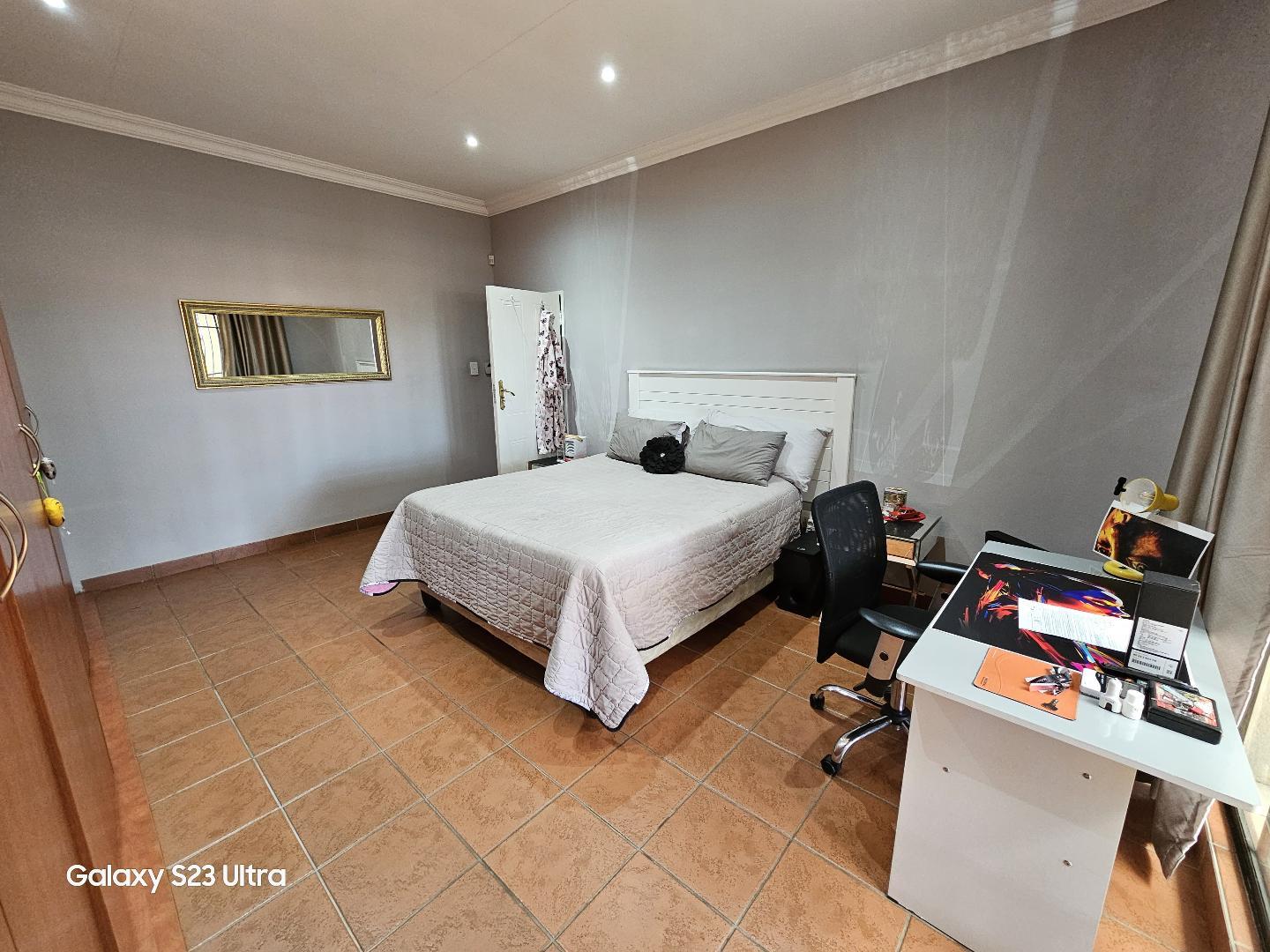 5 Bedroom Property for Sale in Fairwood Gauteng