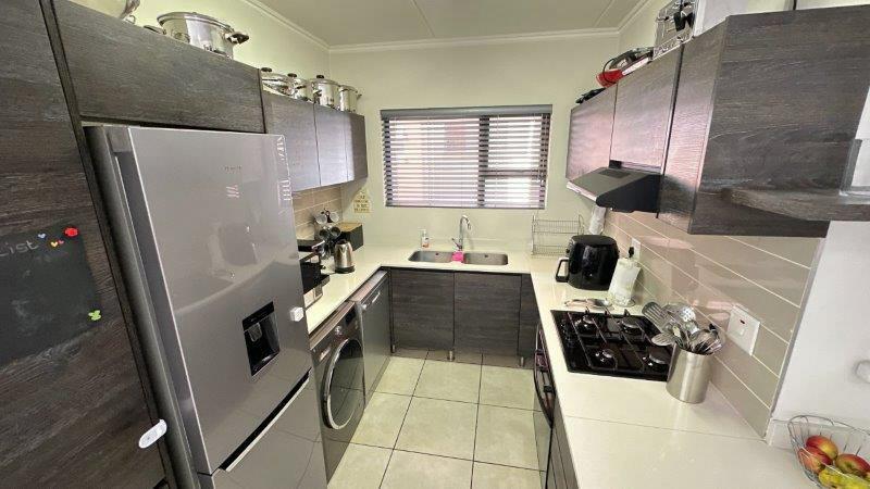 3 Bedroom Property for Sale in Oakdene Gauteng