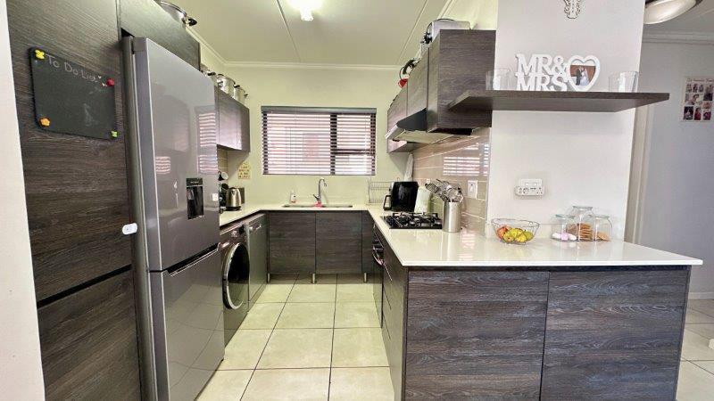 3 Bedroom Property for Sale in Oakdene Gauteng