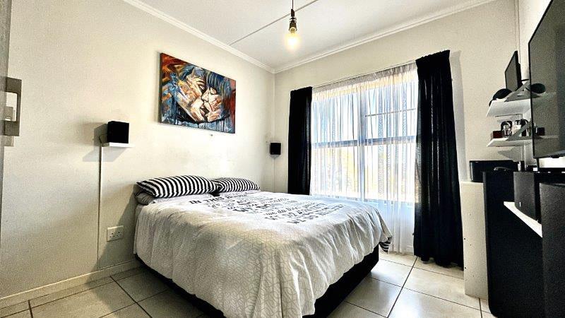 3 Bedroom Property for Sale in Oakdene Gauteng