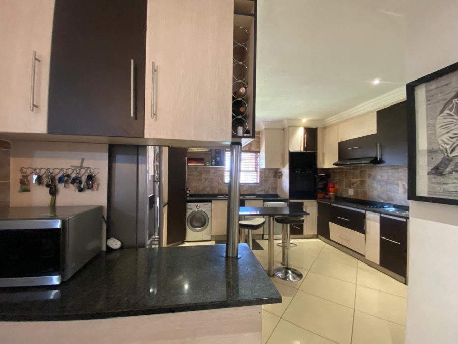 6 Bedroom Property for Sale in Savannah Country Estate Gauteng