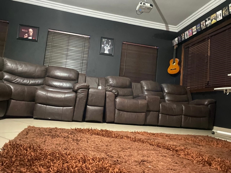 6 Bedroom Property for Sale in Savannah Country Estate Gauteng