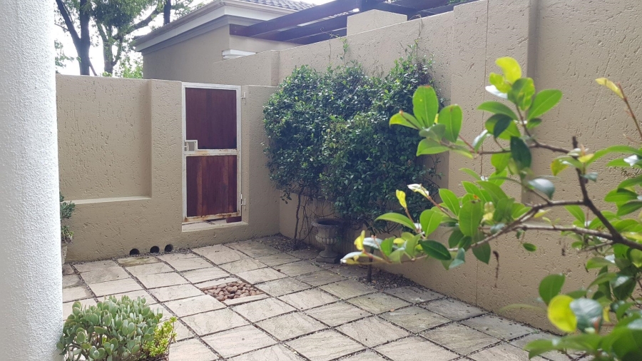 2 Bedroom Property for Sale in Saxonwold Gauteng