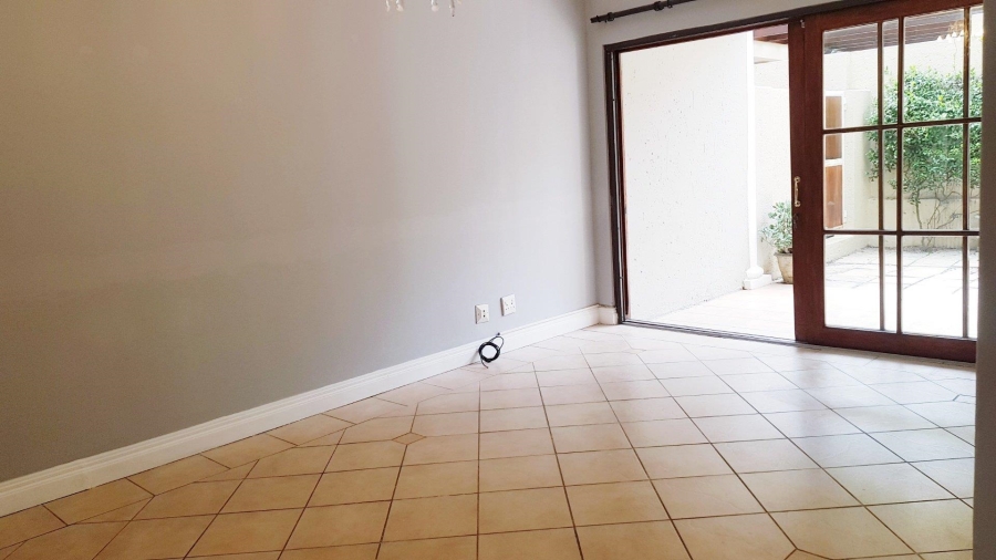 2 Bedroom Property for Sale in Saxonwold Gauteng