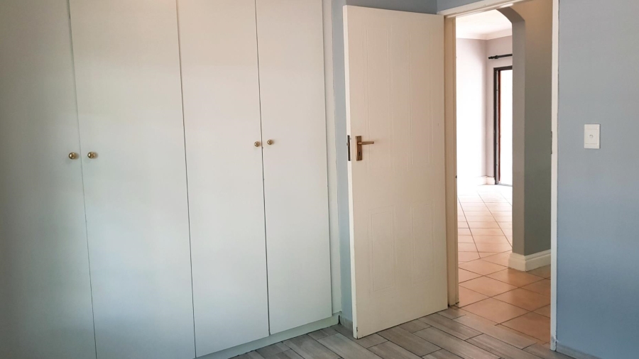 2 Bedroom Property for Sale in Saxonwold Gauteng