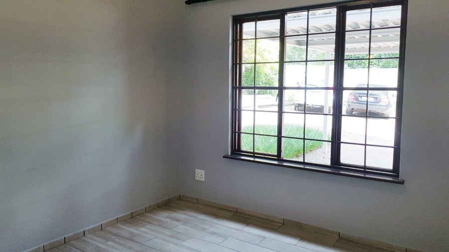 2 Bedroom Property for Sale in Saxonwold Gauteng