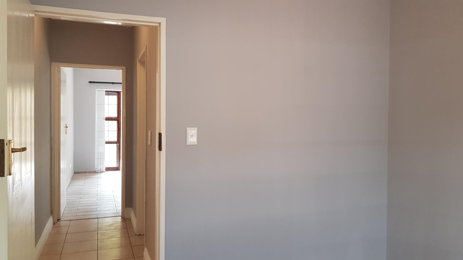 2 Bedroom Property for Sale in Saxonwold Gauteng