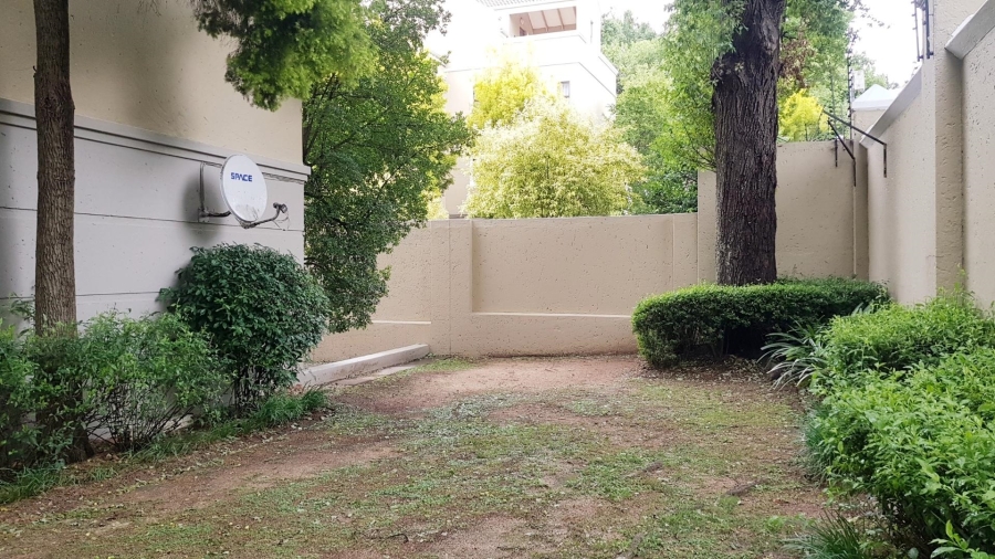 2 Bedroom Property for Sale in Saxonwold Gauteng