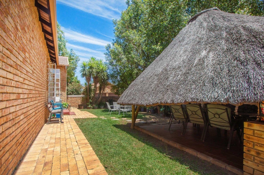 2 Bedroom Property for Sale in Honeydew Manor Gauteng