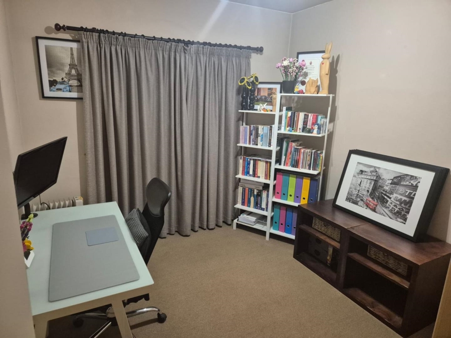 To Let 2 Bedroom Property for Rent in Sunninghill Gauteng