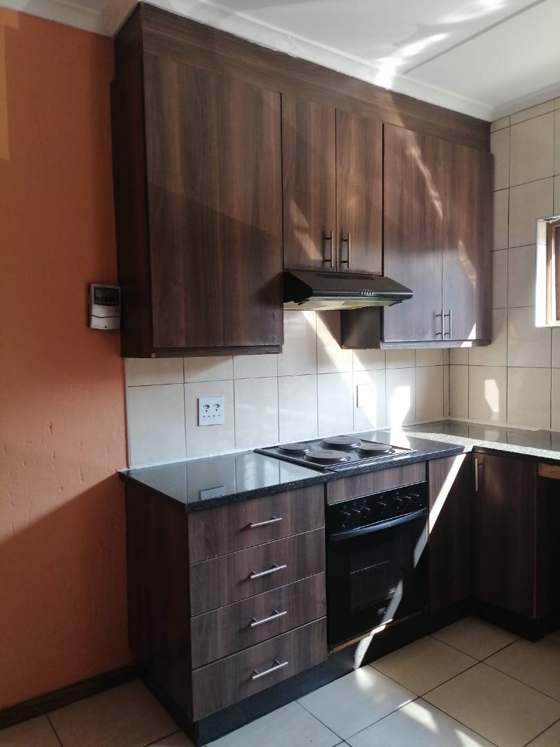 To Let 2 Bedroom Property for Rent in Helderwyk Gauteng