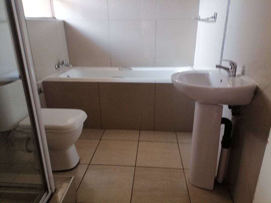 To Let 2 Bedroom Property for Rent in Helderwyk Gauteng