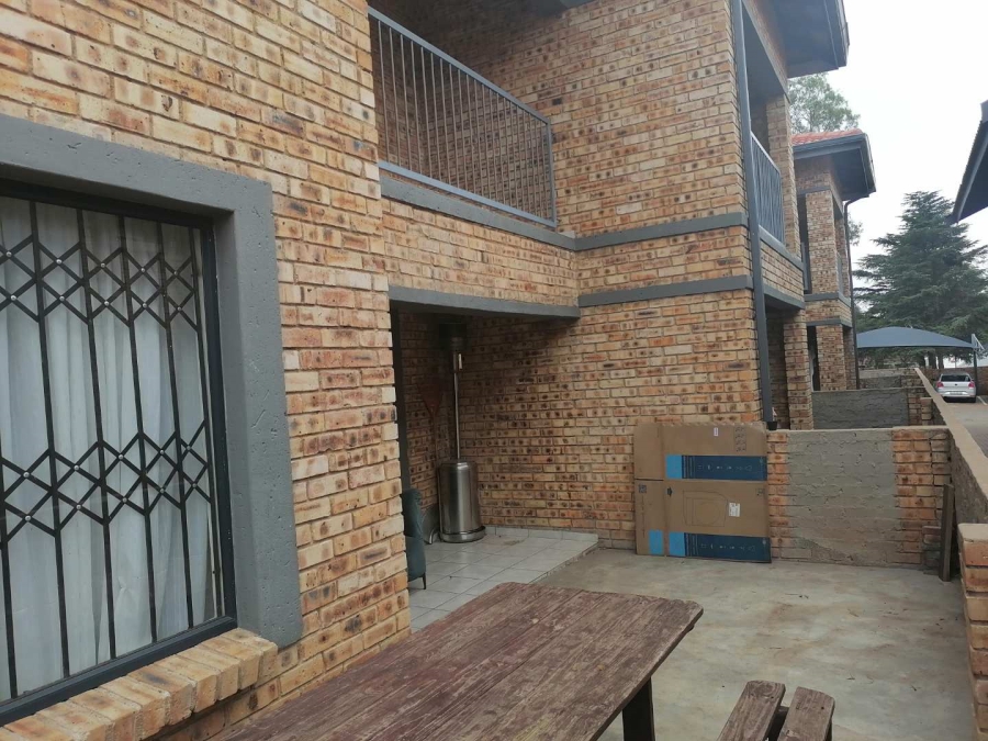 To Let 3 Bedroom Property for Rent in Cloverdene Gauteng