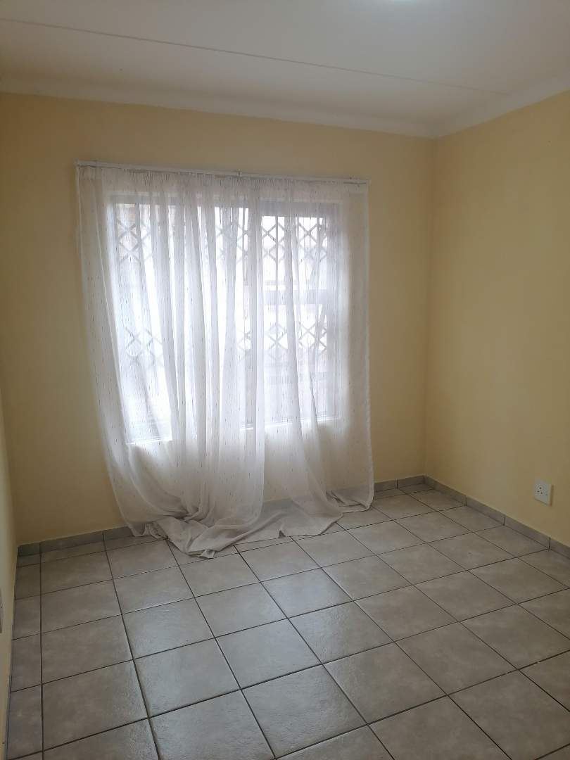 To Let 3 Bedroom Property for Rent in Cloverdene Gauteng